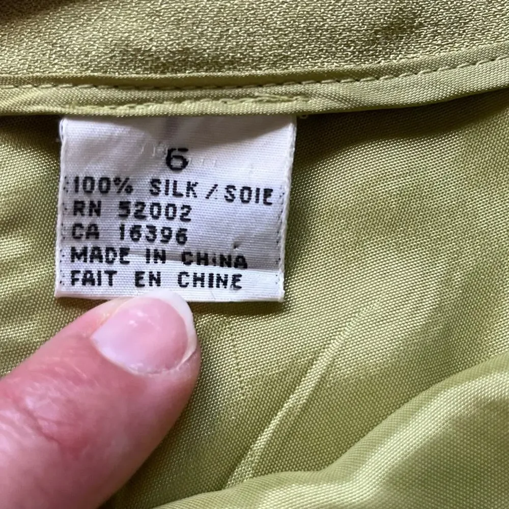 Dana Buchman Women's Vintage 100% Silk Chartreuse Skirt Size 6. NEW!